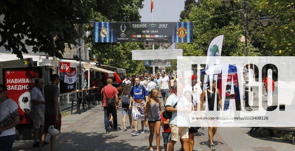Final de la Supercopa de Europa entre el Real Madrid y el Manchester United ManU En la imagen, ambiente en las calles de Skopje antes del partido. 2017 UEFA Super Cup final match between Real Madrid and Manchester United. In this picture, atmosphere in Skopje streets before the match. xÃngelxRiverox