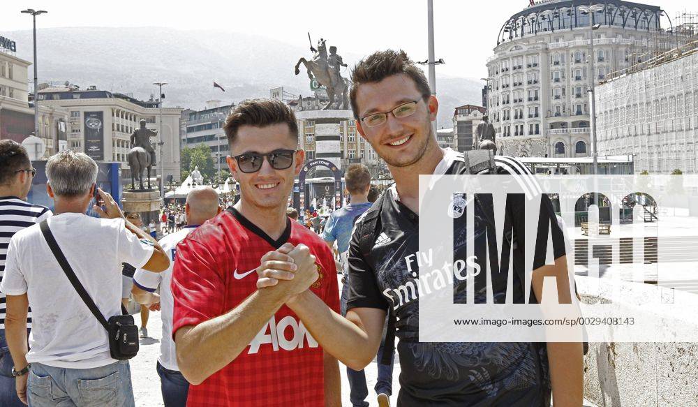 Final de la Supercopa de Europa entre el Real Madrid y el Manchester United ManU En la imagen, ambiente en las calles de Skopje antes del partido. 2017 UEFA Super Cup final match between Real Madrid and Manchester United. In this picture, atmosphere in Skopje streets before the match. xÃngelxRiverox