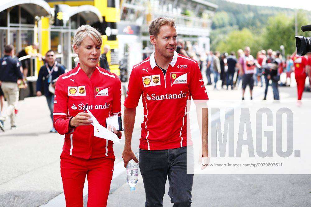 Sebastian Vettel (Scuderia Ferrari) mit seiner Pressereferentin Britta Roeske, Grosser Preis von Belgien 2017, Rennen, Motorsport, Formel 1, 24.08.2017, Spa Franchorchamps