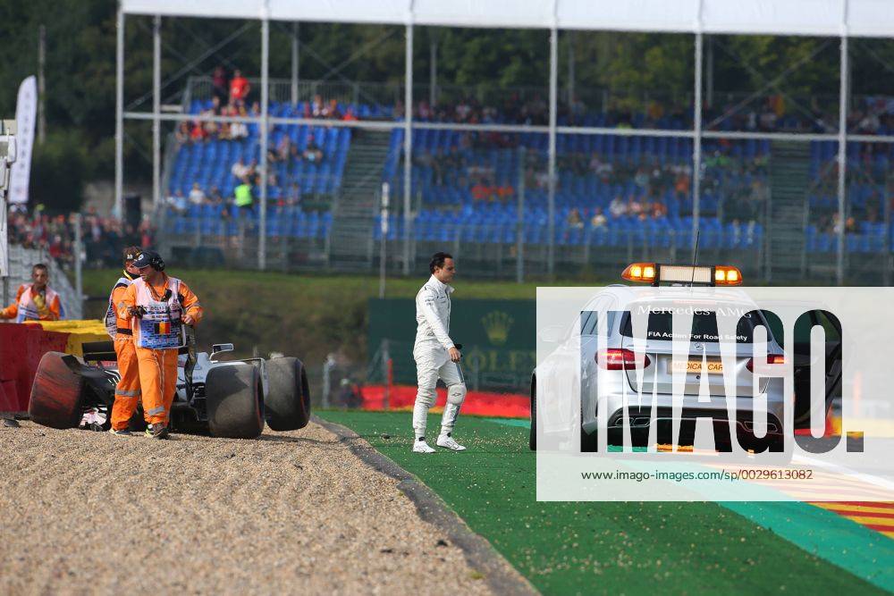Free Practice 1, Crash, Felipe Massa (BRA) Williams FW40 Belgian Grand Prix, Spa-Francorchamps 24 - 27 August 2017 25.08.2017 - Free Practice 1, Crash, Felipe Massa (BRA) Williams FW40