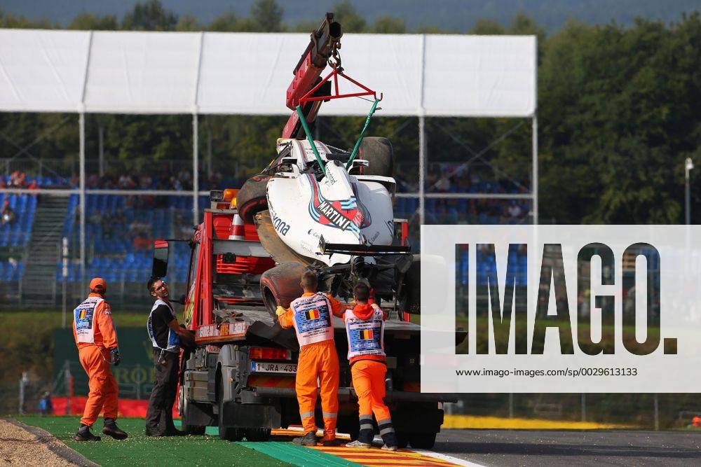 Free Practice 1, Crash, Felipe Massa (BRA) Williams FW40 Belgian Grand Prix, Spa-Francorchamps 24 - 27 August 2017 25.08.2017 - Free Practice 1, Crash, Felipe Massa (BRA) Williams FW40