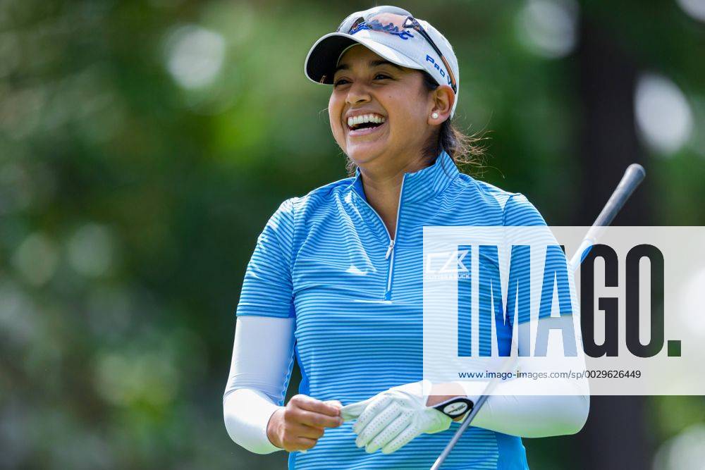 OTTAWA, ON - AUGUST 25: Lee Lopez (USA) has a laugh after teeing off on the 1st hole during the second round of the Canadian Pacific Women s Open on August 25, 2017 at The Ottawa Hunt and Golf Club, in Ottawa, ON, Canada. (Photo by Richard A. Whittaker Icon Sportswire) GOLF: AUG 25 LPGA Golf Damen - Canadian Pacific Women s Open - Second Round Icon2017082503