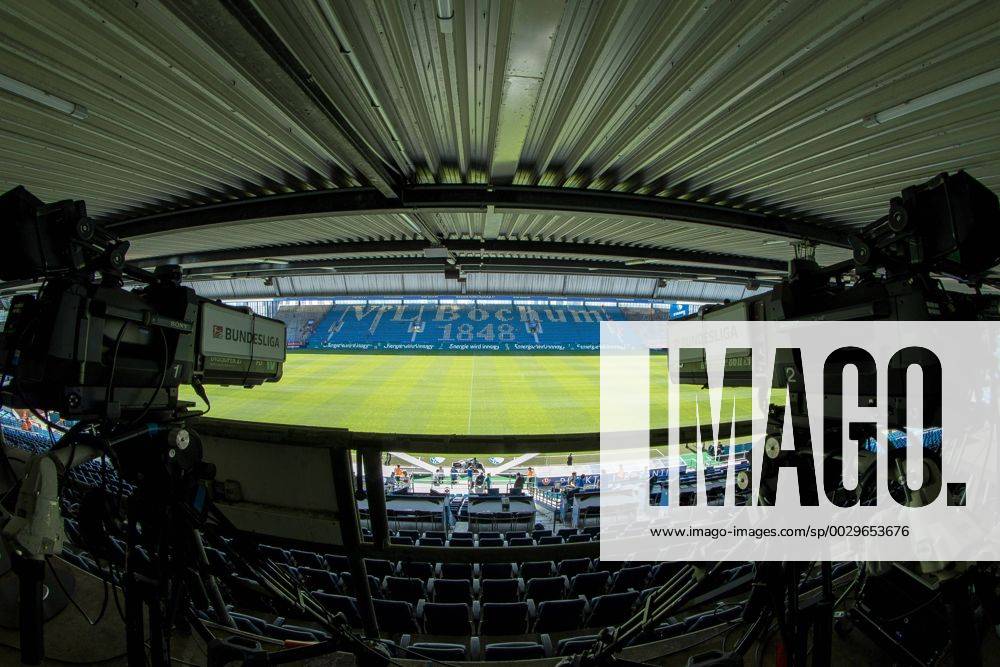 Fußball, Stadiongeschichte VfL Bochum Fisheye Weitwinkel-Motiv vom Vonovia Ruhrstadion rund anderthalb Stunden vor Anpfiff. VfL Bochum vs. SG Dynamo Dresden, 4. Spieltag, 2. Bundesliga, Sa
