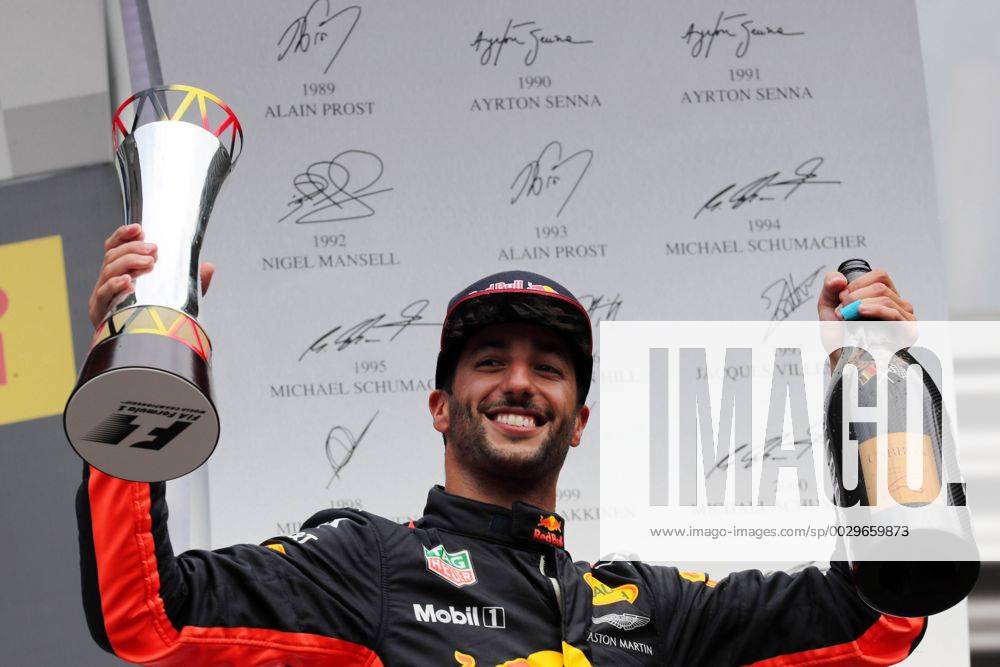 Race, 3rd place Daniel Ricciardo (AUS) Red Bull Racing RB13 Belgian Grand Prix, Spa-Francorchamps 24 - 27 August 2017 27.08.2017 - Race, 3rd place Daniel Ricciardo (AUS) Red Bull Racing RB13