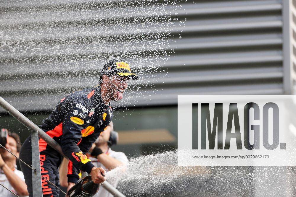 Race, 3rd place Daniel Ricciardo (AUS) Red Bull Racing RB13 Belgian Grand Prix, Spa-Francorchamps 24 - 27 August 2017 27.08.2017 - Race, 3rd place Daniel Ricciardo (AUS) Red Bull Racing RB13