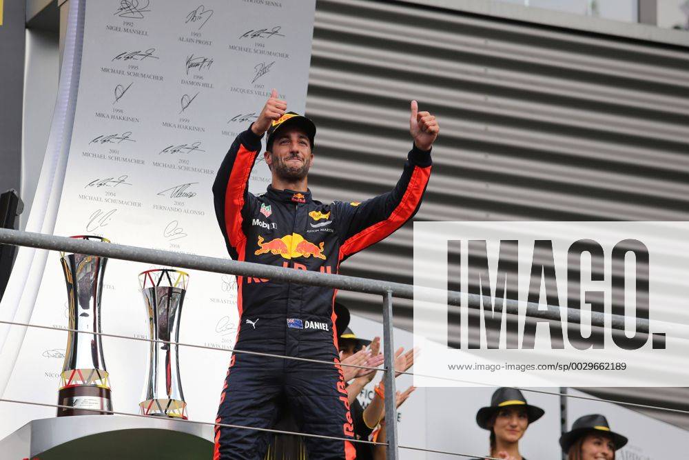 Race, 3rd place Daniel Ricciardo (AUS) Red Bull Racing RB13 Belgian Grand Prix, Spa-Francorchamps 24 - 27 August 2017 27.08.2017 - Race, 3rd place Daniel Ricciardo (AUS) Red Bull Racing RB13