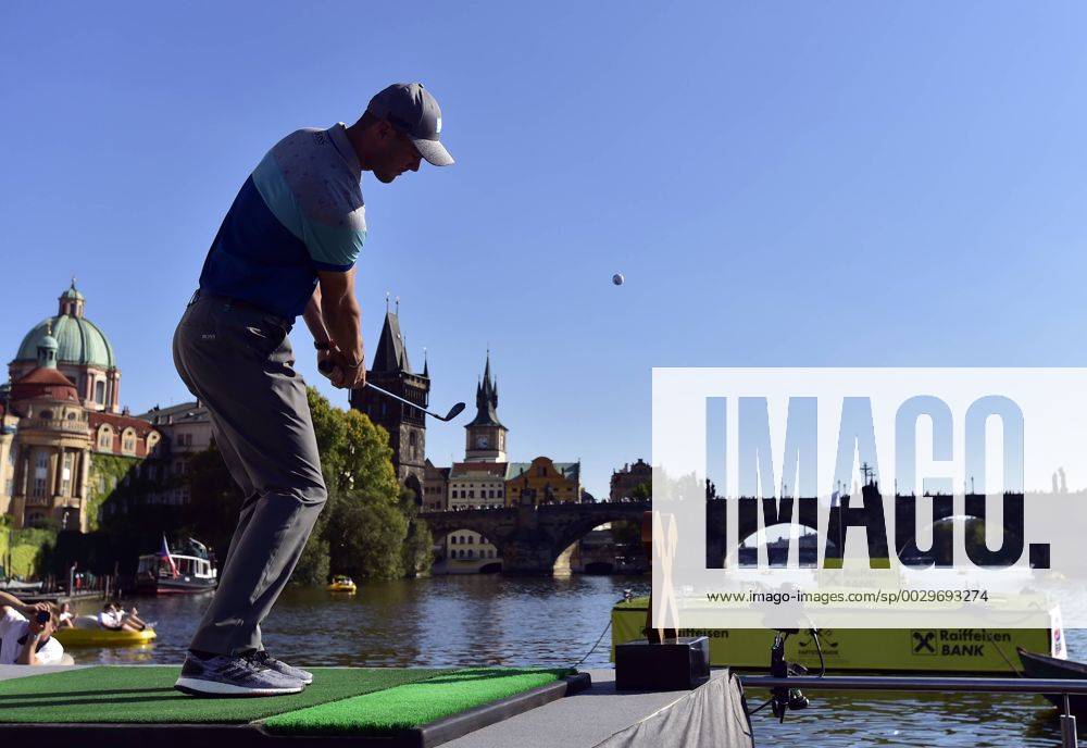 - SPORT Golf player MARTIN KAYMER of Germany plays his ball during exhibition prior to the Czech Masters European Tour tournament in Prague, Czech Republic, August 29, 2017. (CTKxPhoto RomanxVondrous) CTKPhotoP201708290772901 vnd 3