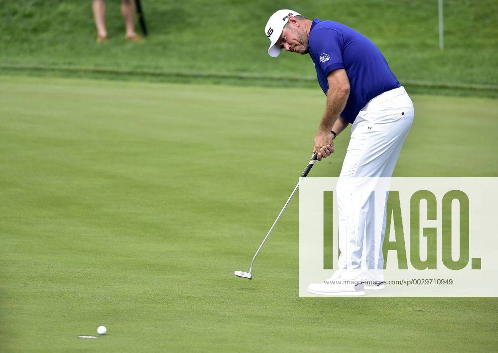 UK s golf player Lee Westwood plays his ball during the Czech Masters European Tour tournament in Vysoky Ujezd near Prague, Czech Republic, August 31, 2017. (CTKxPhoto RomanxVondrous) CTKPhotoP201708310965101 vnd 16
