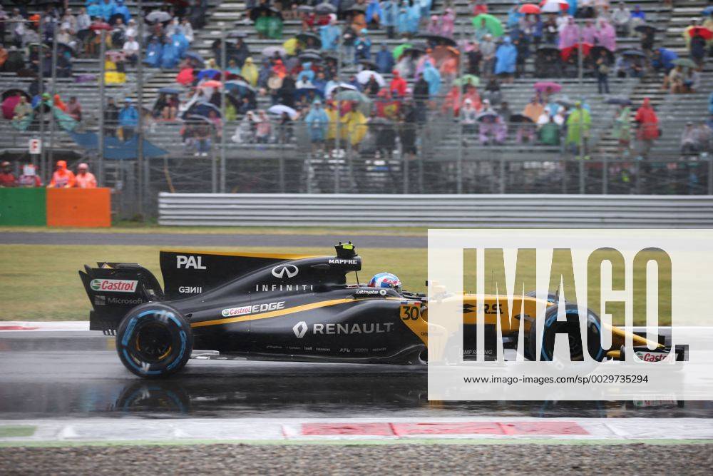 Free practice 3, Jolyon Palmer (GBR) Renault F1 Team RS17 Italian Grand Prix, Monza 31 August - 03 September 2017 02.09.2017- Free practice 3, Jolyon Palmer (GBR) Renault Sport F1 Team RS17