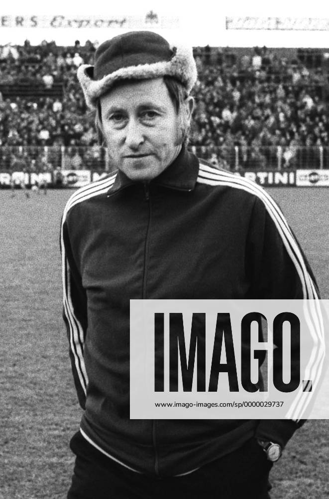 Der Bundesligatrainer Rudi Gutendorf 1971 Fußball 1. BL Herren 1. Bundesliga, Saison 1970 71, Kickers Offenbach Einzelbild