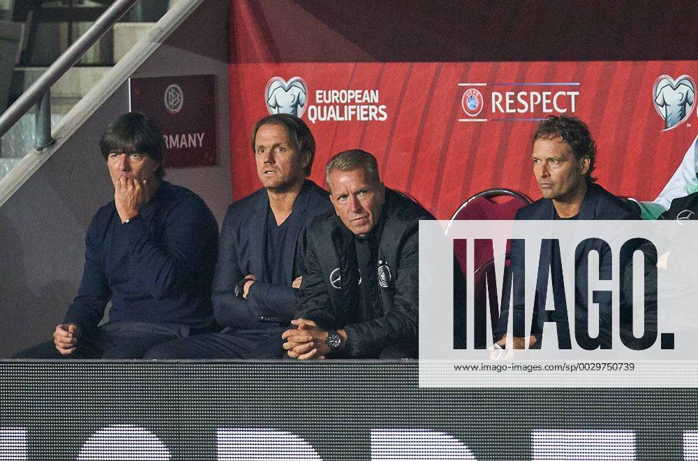 DFB Bundestrainer Joachim Jogi LOEW, LÖW,Thomas SCHNEIDER, DFB Co-Trainer, Assistenztrainer Andreas KOEPKE , Torwarttrainer DFB Marcus SORG, Assistenztrainer DFB Ersatzbank, Spielerbank, Reserve, Trainerbank REPUBLIK TSCHECHIEN - DEUTSCHLAND 1-2, Gruppe C, FIFA WM Qualifikation Deutsche Fussball Nationalmannschaft, DFB am 01.09.2017 in Prag, Tschechien.