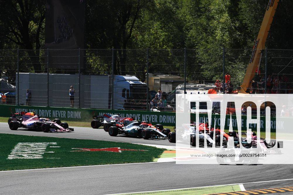 3rd September 2017, Autodromo Nazionale Monza, Monza; Italian Grand Prix, Race Day; Lewis Hamilton - Mercedes AMG Petronas F1 W08 EQ Energy+ leads race start xOctanex ActionPlus11925430