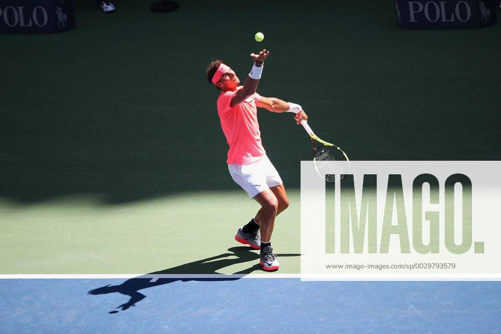 New York City, New York, United States - Spain s Rafael Nadal competes against Ukraine s Alexandr Dolgopolov (not seen) during their 2017 US Open Men s Singles Round 4 match at the USTA Billie Jean King National Tennis Center in New York on September 4, 2017 Nadal won the match 6-2, 6-4, 6-1. 2017 US Open Tennis Championships - ZUMAn230 20170904_zaa_n230_636