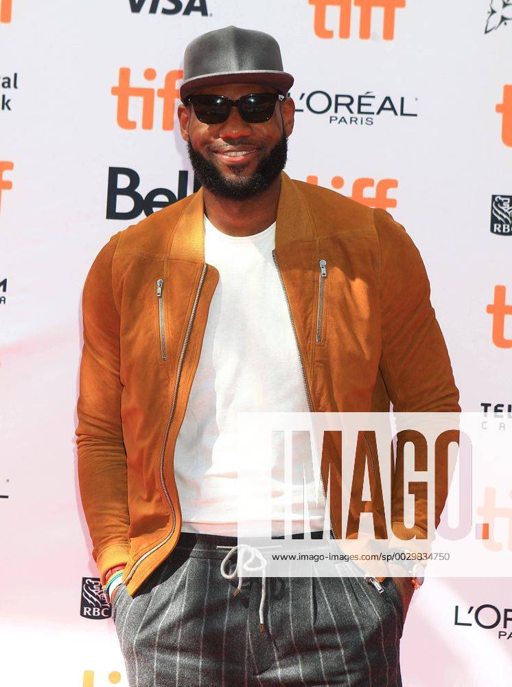 (170910) -- TORONTO, Sept. 10, 2017 -- NBA Basketball Herren USA player LeBron James attends the world premiere of the documentary The Carter Effect at Princess of Wales Theatre during the 2017 Toronto International Film Festival in Toronto, Canada, Sept. 9, 2017. ) ZouxZheng