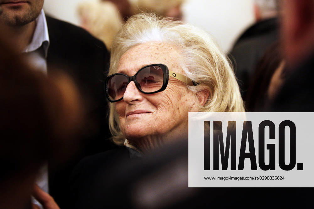 Bernadette Chirac Elections Day - Sarran Former First Lady Bernadette Chirac is pictured during the election night following the first round of the French departmental local elections on March 22, 2015 in Sarran, Center France. Photo by Patrick Bernard- Thibaud Moritz ABACAPRESS.COM Sarran France