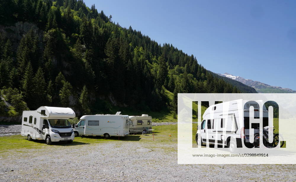 Photo Manuel Geisser 11 07 2023 Unterschaechen Switzerland Wild camping is not forbidden in Switzerland in principle Picture Wildcamper in free nature
