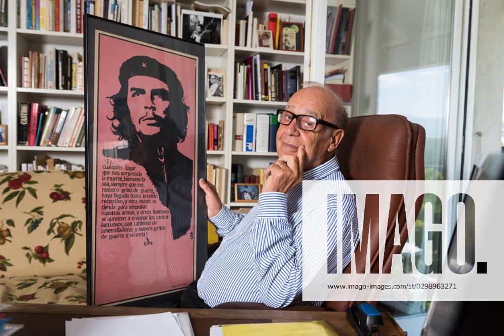 Jean Ziegler - Geneve Jean Ziegler dans son bureau à Geneve, Suisse le 22 Août 2015. Jean Ziegler (nà Hans Ziegler, le 19 avril 1934 à Thoune dans le canton de Berne en Suisse) est un homme politique, altermondialiste et sociologue suisse. Il a à tà rapporteur spà cial aupres de l?ONU sur la question du droit à l?alimentation dans le monde. Il est l?auteur de nombreux ouvrages dans lesquels il analyse notamment cette question, et est à galement connu pour cette phrase : « l agriculture mondiale peut aujourd hui nourrir 12 milliards de personnes ? . Il n existe donc à cet à gard aucune fatalità . Un enfant qui meurt de faim est un enfant assassinà . ».... Photo by Loona ABACAPRESS.COM Geneve Geneve Switzerland
