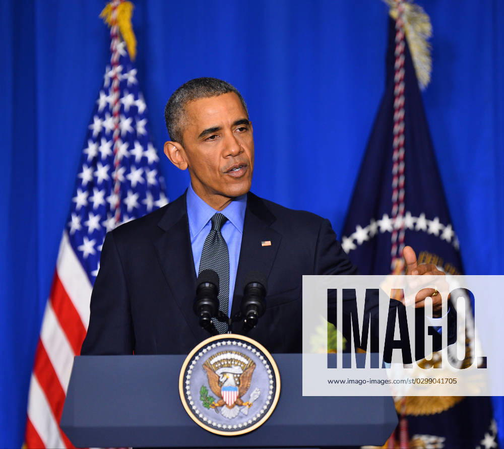 COP21 - Barack Obama Addresses The OECD - Paris U.S. President Barack Obama speaks at a press conference about the need for a global climate agreement at the Organisation for Economic Co-operation and Development (OECD) headquarters, as part of the COP21 UN Conference on Climate Change, in Paris, France on December 1, 2015. Before the news conference, Obama met with leaders of small island nations that are directly threatened by climate change. Photo by Christian Liewig ABACAPRESS.COM Paris France