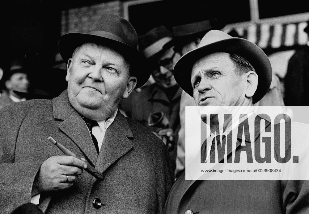 Finals to The German Football championship 1 FC Cologne Hamburg SV 1 0 at 28 04 1962 in Hanover German coach Sepp Herberger right and the Minister of Economic Affairs and later Federal Chancellor Ludwig Erhard as Observers HM