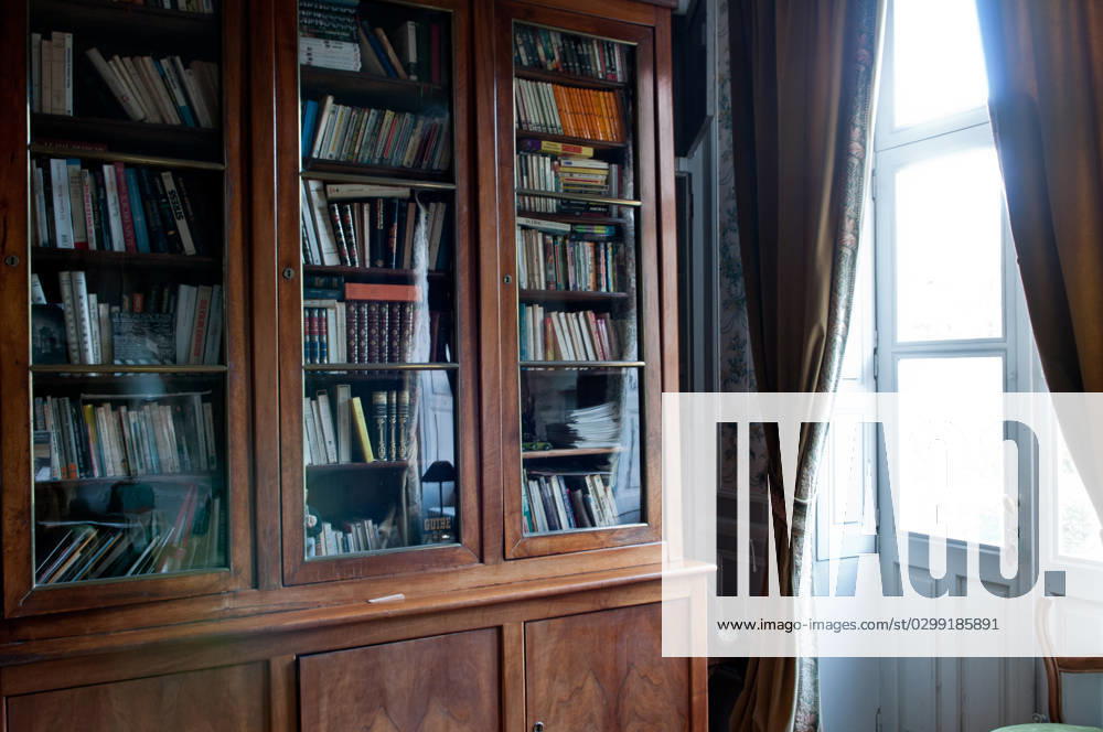 FRA THE CASTLE OF THE WILD BOY BY TRUFFAUT Inside Montclavel, the castle of Roland Thenot. Aubiat, December 2018. A l intÃ rieur de Montclavel, le chÃ¢teau de Roland Thenot. Aubiat, dÃ cembre 2018. Aubiat Auvergne-RhÃ ne-Alpes France; France