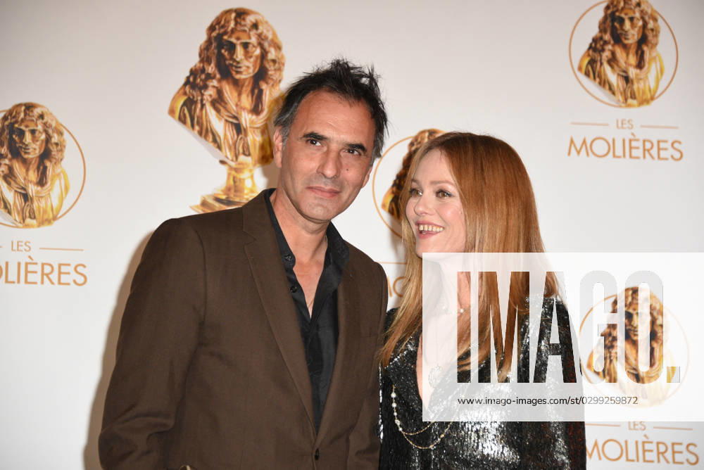 33rd Molieres Awards Ceremony - Paris Samuel Benchetrit and Vanessa Paradis arriving to the 33rd Molieres Awards Ceremony of French Theater held at the Folies Bergeres in Paris, France, on May 30, 2022. Photo by Mireille Ampilhac ABACAPRESS.COM Paris France