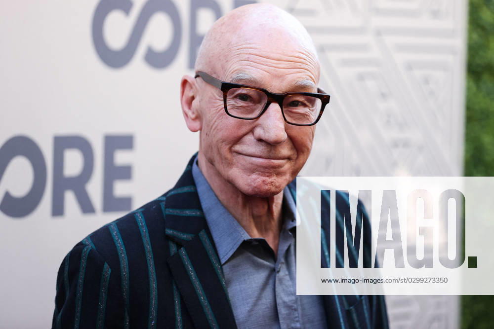 2022 Core Gala Hosted By Sean Penn And Ann Lee - LA HOLLYWOOD, LOS ANGELES, CALIFORNIA, USA - JUNE 10: English actor Patrick Stewart arrives at the 2022 CORE Gala Hosted By Sean Penn And Ann Lee (formerly J P Haitian Relief Organization) held at the Hollywood Palladium on June 10, 2022 in Hollywood, Los Angeles, California, United States. (Photo by Xavier Collin Image Press Agency ABACAPRESS.COM Hollywood California United States