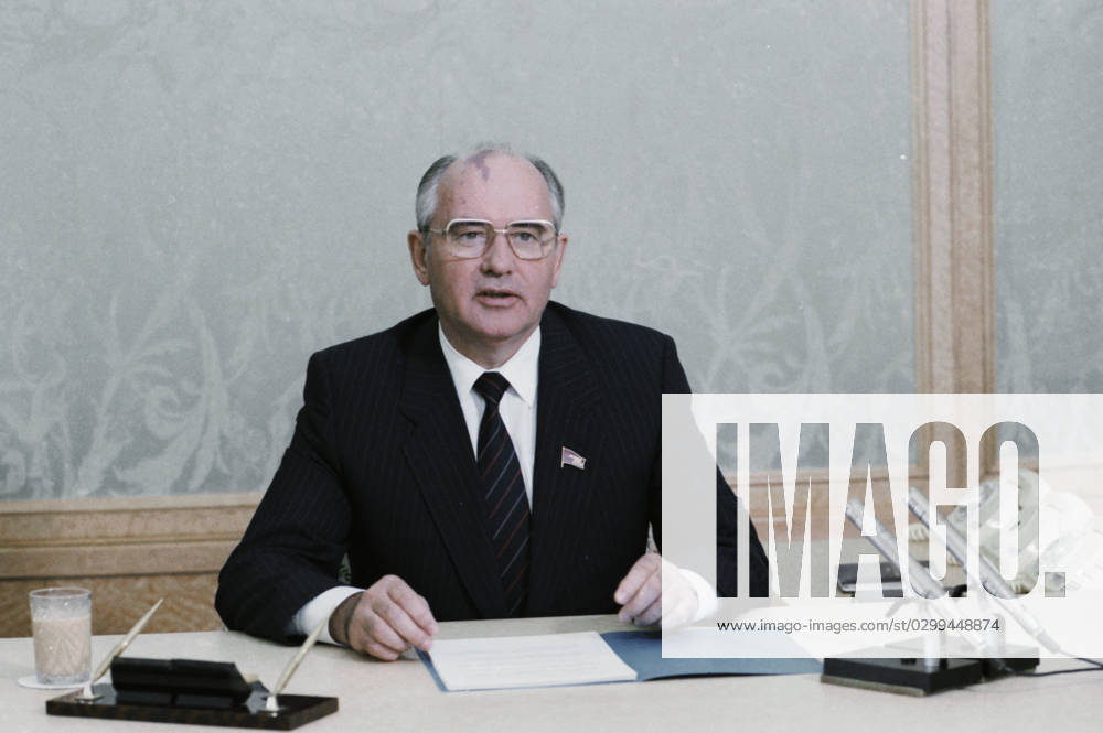 Moscow, USSR. General Secretary of Central Committee of Communist Party of Soviet Union Mikhail Gorbachev addresses the public on the accident at the Lenin Chernobyl Nuclear Power Plant on the Central Television. Yuri Lizunov TASS 31983655