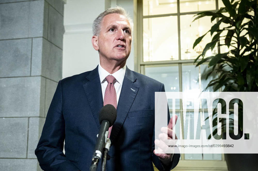 House Speaker KEVIN MCCARTHY (R-CA) speaking with reporters at the U.S. Capitol. Washington USA - ZUMAb161 20230718_zap_b161_052