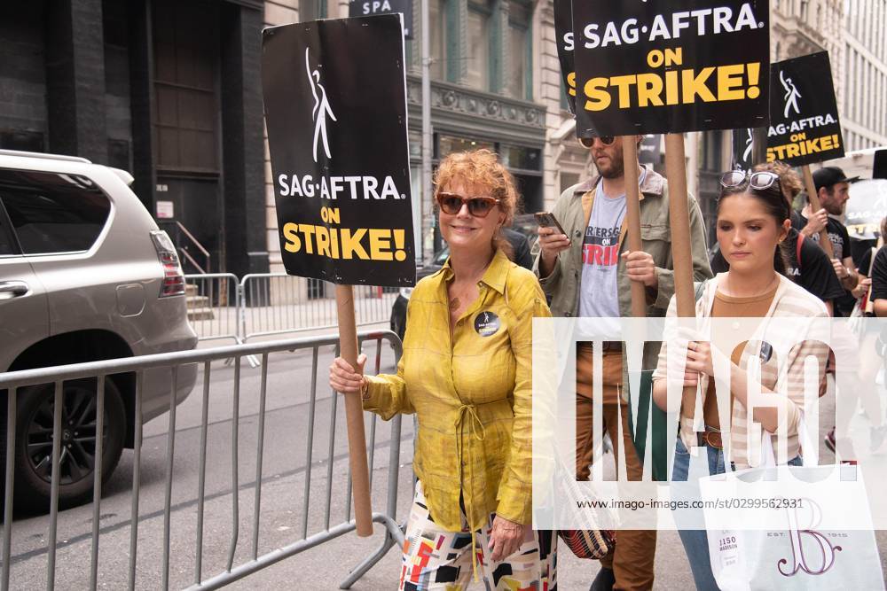SAG AFTRA Protest Line continues at Netflix HQ in New York City. Featuring: Susan Sarandon Where: New York, New York, United States When: 19 Jul 2023 Credit: Janet Mayer startraksphoto.com