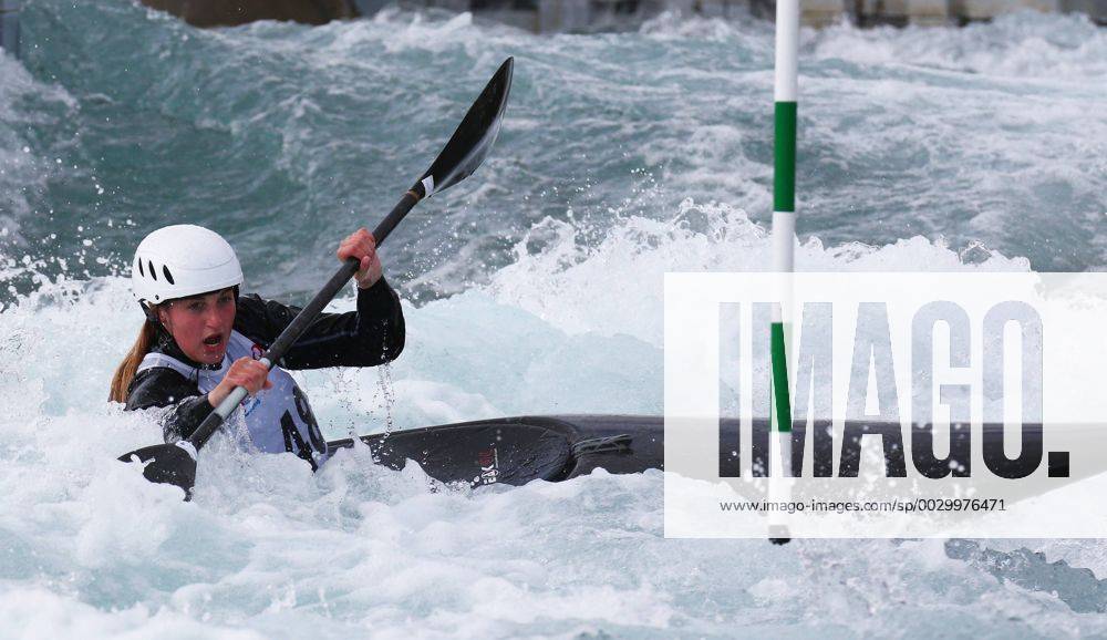 London, United Kingdom - Sally Atkinson of Proteus CC.compete in the Kayak (K1)Women.during the British Canoeing 2017 British Open Slalom Championships at Lee Valley White Water Centre on September 16, 2017 in London, England British Open Slalom Championships 2017 - ZUMAn230 20170916_zaa_n230_1039