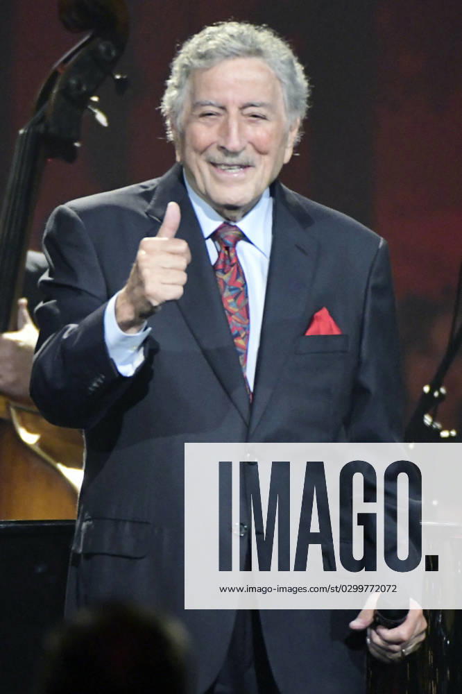 FILE PHOTO: 27 September 2018 - Nashville, TN Tony Bennett. CMA Country Christmas held at Belmont Universitys Curb Event Center Nashville USA - ZUMAa123 20230721_zaa_a123_013