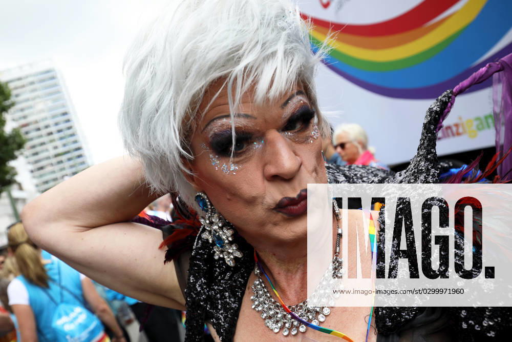 CHRISTOPHER STREET DAY 2023 BERLIN PRIDE 2023 CSD Berlin On July 22, 2023, the CSD in Berlin under t