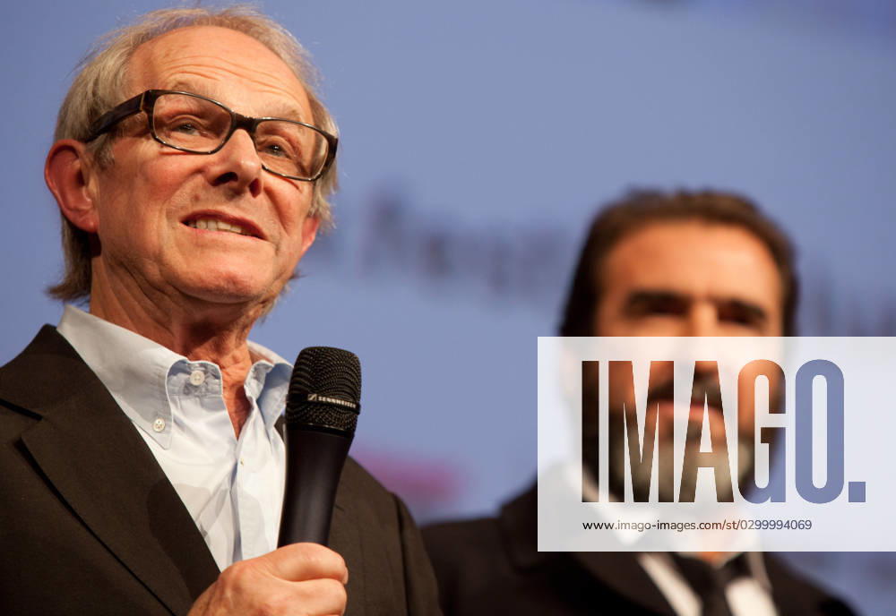 Ken Loach Honored With The Prix Lumiere - Lyon Legendary UK film director Ken Loach delivers his acceptance speech after being presented with a lifetime achievement Prix des Lumieres award in Lyon, central France, october 20,2012. Photo by Vincent Dargent ABACAPRESS.COM Lyon France