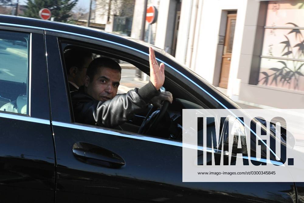 Cheb Mami leaving the prison - Melun Cheb Mami leaving the prison of Melun, France on March 23, 2011. Cheb Mami has been sentenced on July 3, 2009, by the court of Bobigny to 5 years in prison for assault on his ex-girlfriend and attempted forced abortion. Photo by ABACAPRESS.COM