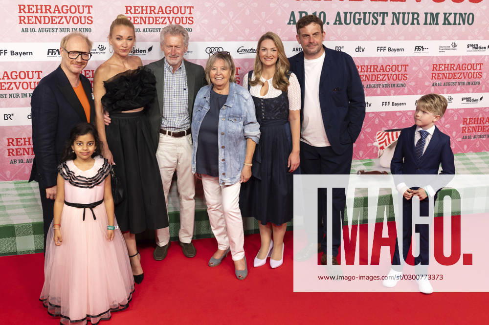 Simon Schwarz, Aadya Ponnada, Lisa Maria Potthoff, Paul Breitner, Hildegard Breitner, Judith Gerlach, Sebastian Bezzel and Carlos Bliesath at the premiere of the feature film Rehragout Rendezvous at Mathäser Filmpalast Munich, 31 07 2023 Foto:xT.xEffingerx xFuturexImage