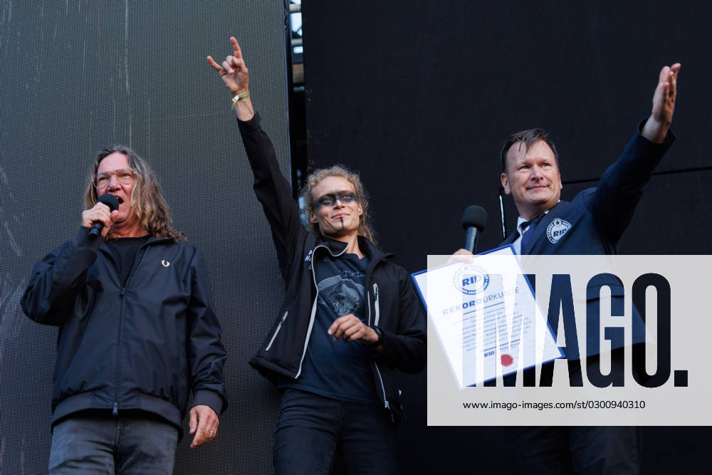 Wacken 2023 officially opened world record in Wacken on the first day Thomas Jensen and Olaf Kuchenbecker announce the record for the loudest minute of silence in the world with a growl of about 109 decibels Although it was on Tuesday because of the heavy rain actually abso