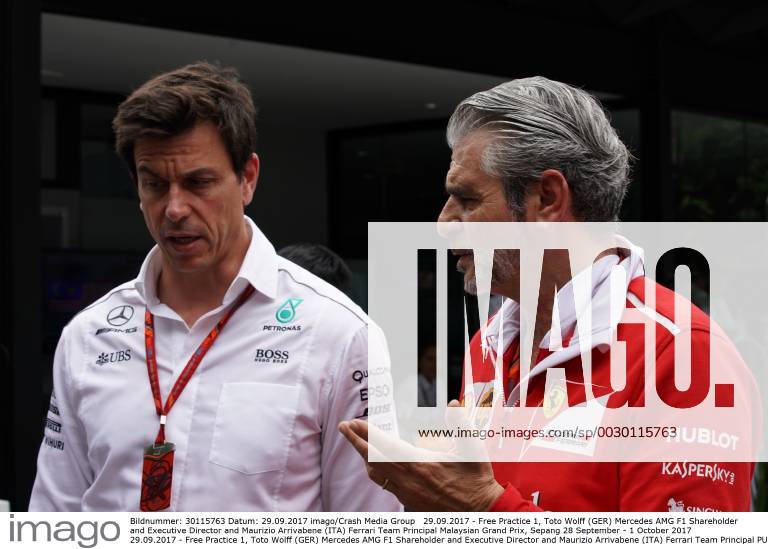 Free Practice 1, Toto Wolff (GER) Mercedes AMG F1 Shareholder and Executive Director and Maurizio Arrivabene (ITA) Ferrari Team Principal Malaysian Grand Prix, Sepang 28 September - 1 October 2017 29.09.2017 - Free Practice 1, Toto Wolff (GER) Mercedes AMG F1 Shareholder and Executive Director and Maurizio Arrivabene (ITA) Ferrari Team Principal