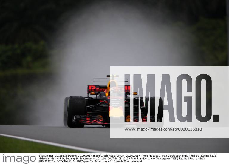 Free Practice 1, Max Verstappen (NED) Red Bull Racing RB13 Malaysian Grand Prix, Sepang 28 September - 1 October 2017 29.09.2017 - Free Practice 1, Max Verstappen (NED) Red Bull Racing RB13