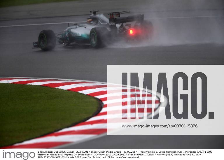 Free Practice 1, Lewis Hamilton (GBR) Mercedes AMG F1 W08 Malaysian Grand Prix, Sepang 28 September - 1 October 2017 29.09.2017 - Free Practice 1, Lewis Hamilton (GBR) Mercedes AMG F1 W08