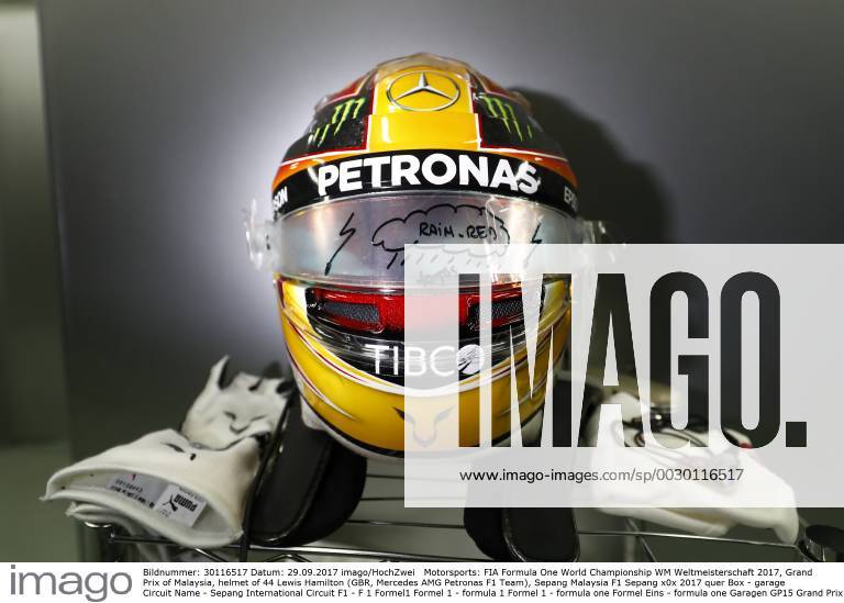 Motorsports: FIA Formula One World Championship WM Weltmeisterschaft 2017, Grand Prix of Malaysia, helmet of 44 Lewis Hamilton (GBR, Mercedes AMG Petronas F1 Team), Sepang Malaysia