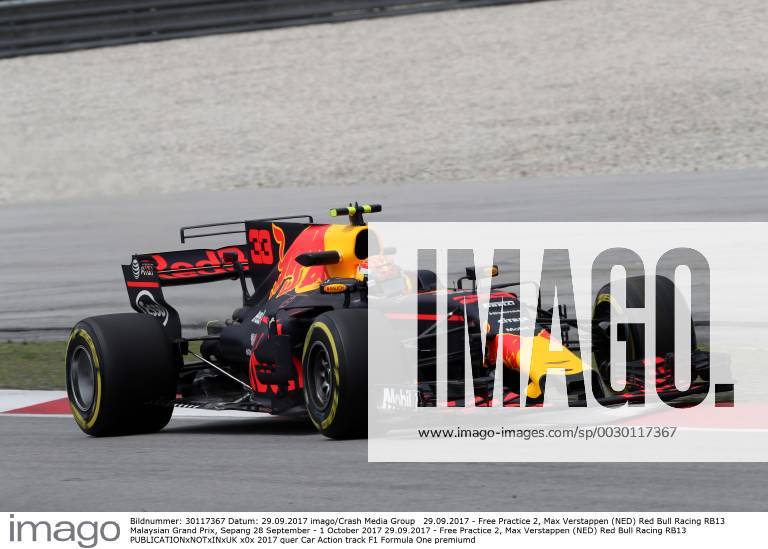 Free Practice 2, Max Verstappen (NED) Red Bull Racing RB13 Malaysian Grand Prix, Sepang 28 September - 1 October 2017 29.09.2017 - Free Practice 2, Max Verstappen (NED) Red Bull Racing RB13