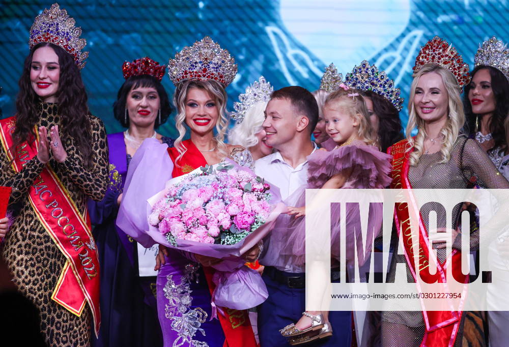 RUSSIA, MOSCOW - AUGUST 6, 2023: Winner Zhanna Spetsialnaya (3rd L) from the south of Russia of the 2023 Mrs Russia beauty pageant final at Orion Hall. Mrs Russia is an annual beauty contest for married women aged between 22 and 43 having at least one child. Sergei Bobylev TASS 60921468