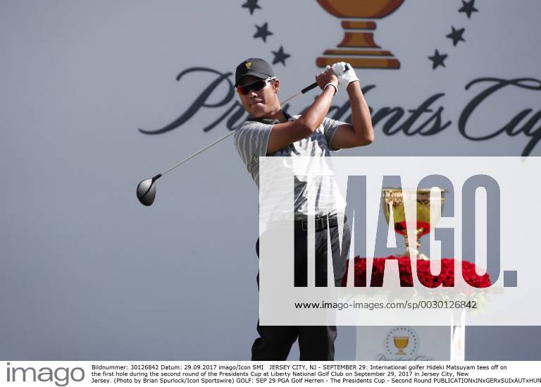 JERSEY CITY, NJ - SEPTEMBER 29: International golfer Hideki Matsuyam tees off on the first hole during the second round of the Presidents Cup at Liberty National Golf Club on September 29, 2017 in Jersey City, New Jersey. (Photo by Brian Spurlock Icon Sportswire) GOLF: SEP 29 PGA Golf Herren - The Presidents Cup - Second Round Icon170929107