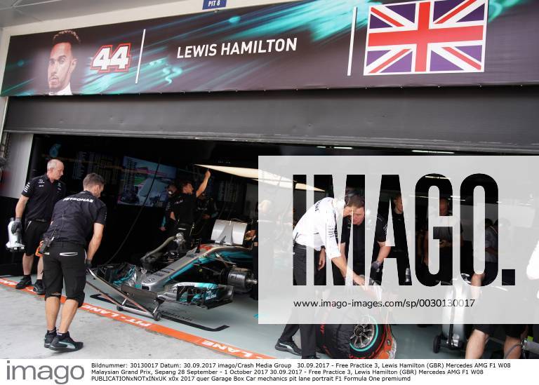 Free Practice 3, Lewis Hamilton (GBR) Mercedes AMG F1 W08 Malaysian Grand Prix, Sepang 28 September - 1 October 2017 30.09.2017 - Free Practice 3, Lewis Hamilton (GBR) Mercedes AMG F1 W08