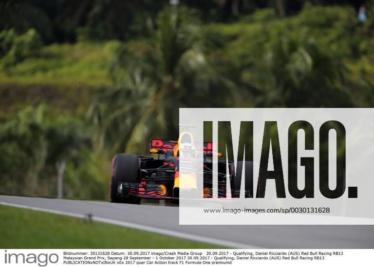 Qualifying, Daniel Ricciardo (AUS) Red Bull Racing RB13 Malaysian Grand Prix, Sepang 28 September - 1 October 2017 30.09.2017 - Qualifying, Daniel Ricciardo (AUS) Red Bull Racing RB13