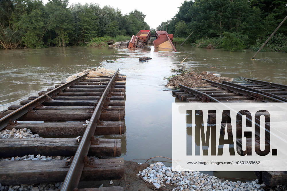Flood in Croatia Photo taken on August 8, 2023. shows flooded raileay tracks at Lake Soderica, near Koprivncia, Croatia. ZeljkoxHladika PIXSELL
