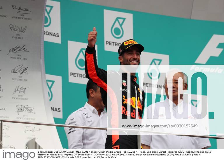 Race, 3rd place Daniel Ricciardo (AUS) Red Bull Racing RB13 Malaysian Grand Prix, Sepang 28 September - 1 October 2017 01.10.2017 - Race, 3rd place Daniel Ricciardo (AUS) Red Bull Racing RB13