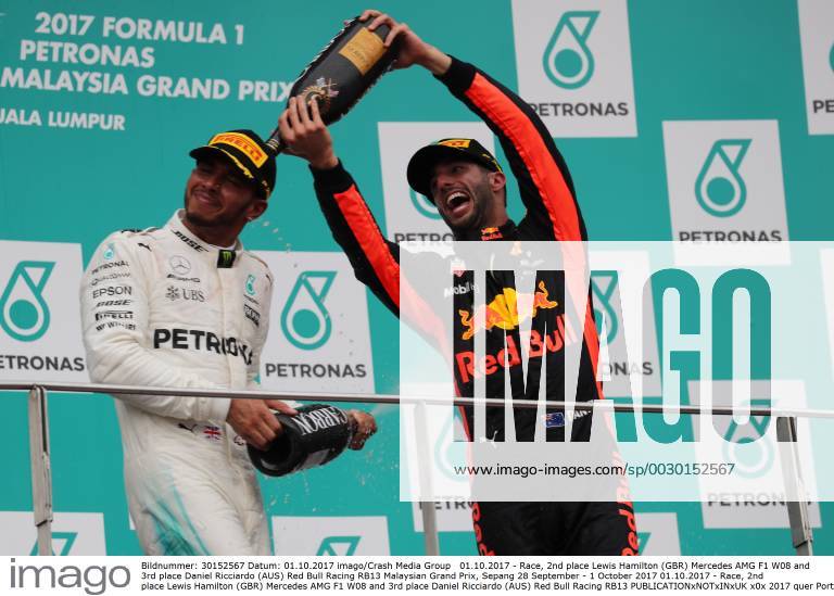 Race, 2nd place Lewis Hamilton (GBR) Mercedes AMG F1 W08 and 3rd place Daniel Ricciardo (AUS) Red Bull Racing RB13 Malaysian Grand Prix, Sepang 28 September - 1 October 2017 01.10.2017 - Race, 2nd place Lewis Hamilton (GBR) Mercedes AMG F1 W08 and 3rd place Daniel Ricciardo (AUS) Red Bull Racing RB13