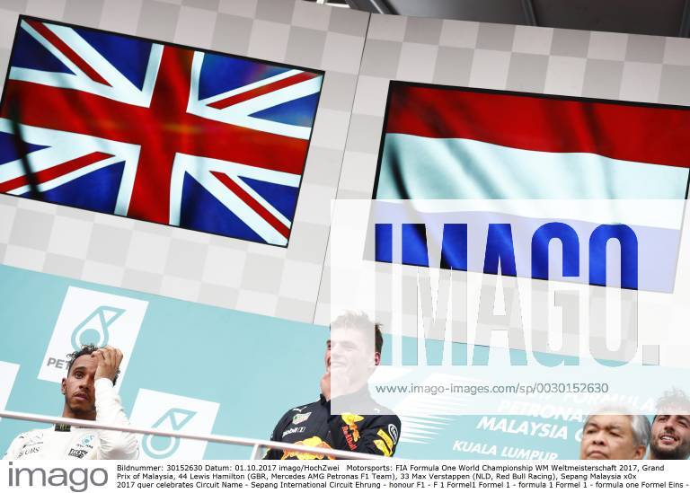 Motorsports: FIA Formula One World Championship WM Weltmeisterschaft 2017, Grand Prix of Malaysia, 44 Lewis Hamilton (GBR, Mercedes AMG Petronas F1 Team), 33 Max Verstappen (NLD, Red Bull Racing), Sepang Malaysia