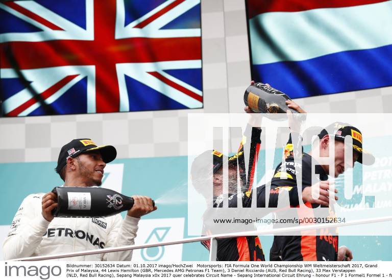 Motorsports: FIA Formula One World Championship WM Weltmeisterschaft 2017, Grand Prix of Malaysia, 44 Lewis Hamilton (GBR, Mercedes AMG Petronas F1 Team), 3 Daniel Ricciardo (AUS, Red Bull Racing), 33 Max Verstappen (NLD, Red Bull Racing), Sepang Malaysia